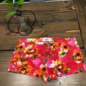 Hollister Beach Shorts 🌺 (HlL Size 7)